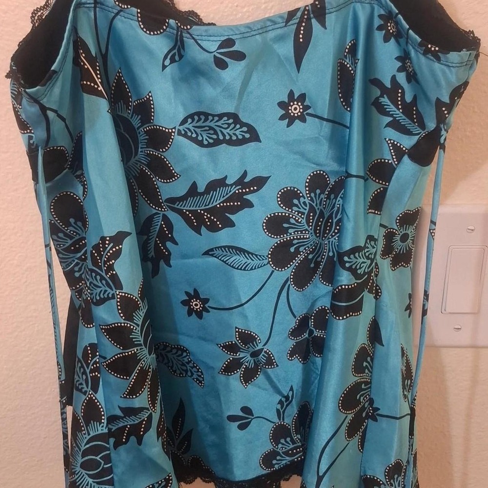 Top going out - Picture 4 of 4